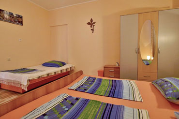 Apartments BALEN * bedroom - large double bed and sofa bed