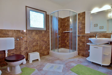 Apartments BALEN * private bathroom with hairdryer, shower, towels